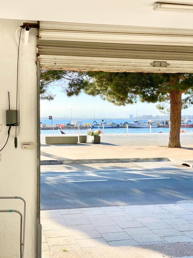 Appartement Devant La Plage Росас Экстерьер фото