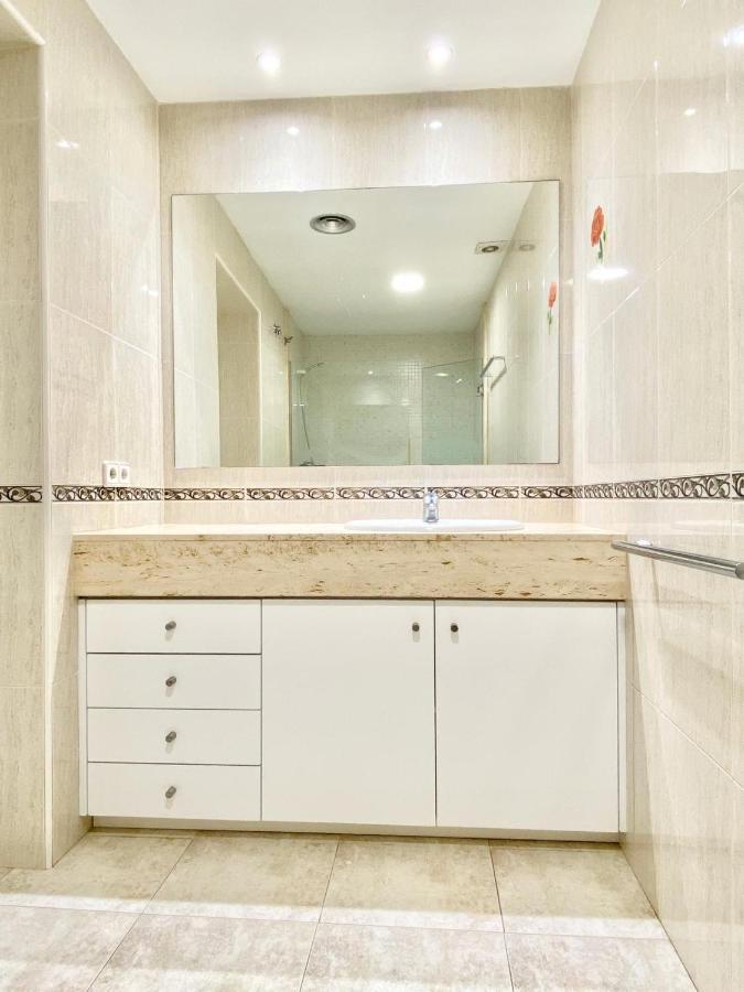 Appartement Devant La Plage Росас Экстерьер фото